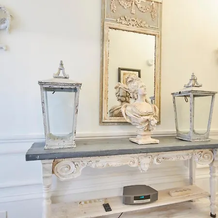 The Stunning French Boudoir Of Apartman
